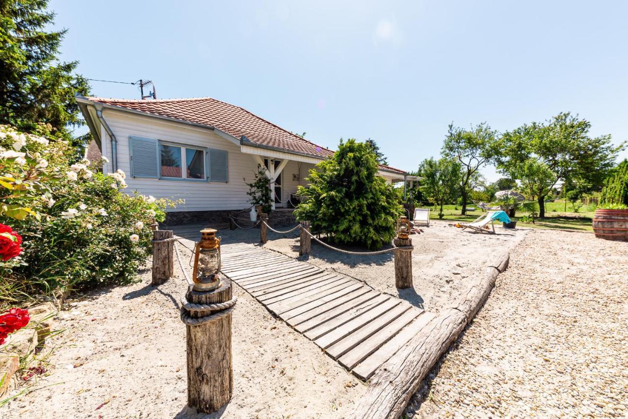Berrybay Holidayhome Balatonkeresztúr Exteriör bild